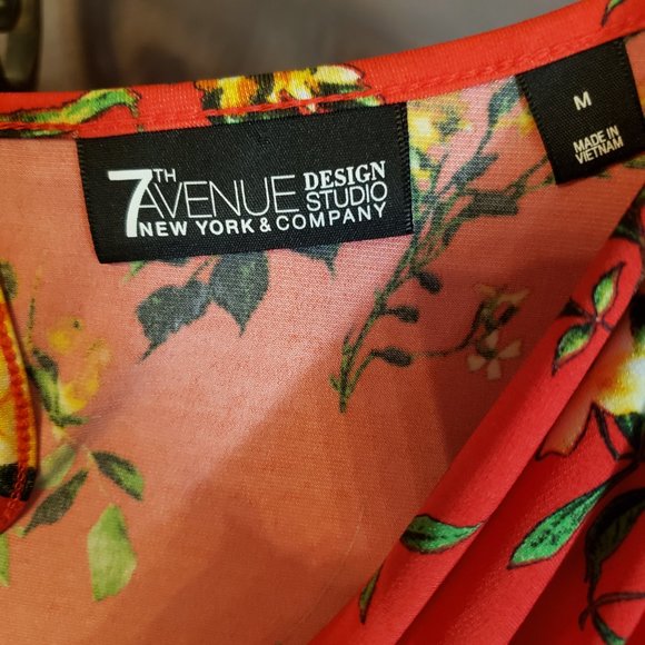 Floral bright stretchy top - Picture 3 of 4